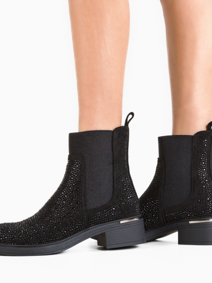 Ghete dama Ayand Khaki