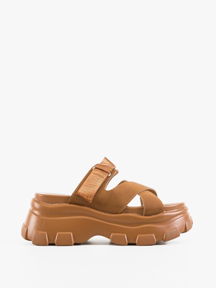 Saboti dama Lavian Negri