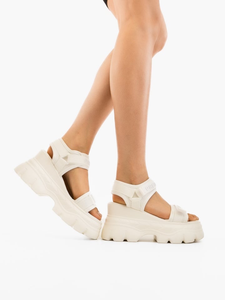 Platforme dama Alnomyd Albe