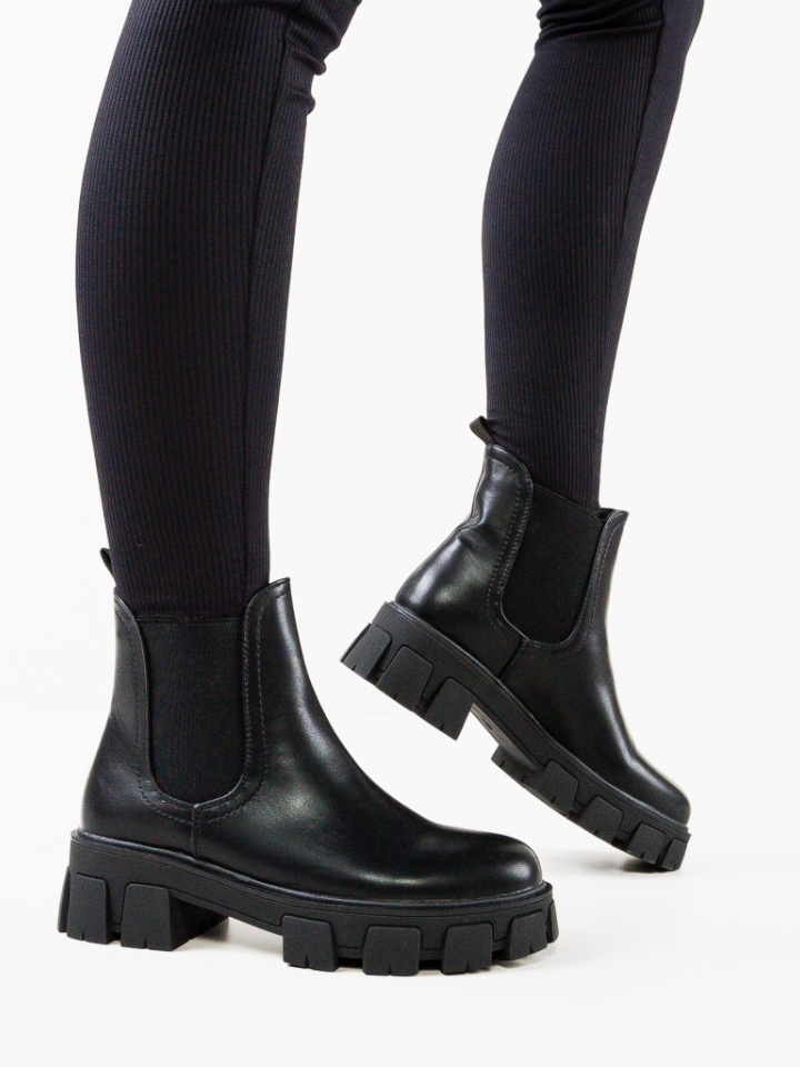 Ghete dama Archib Negre