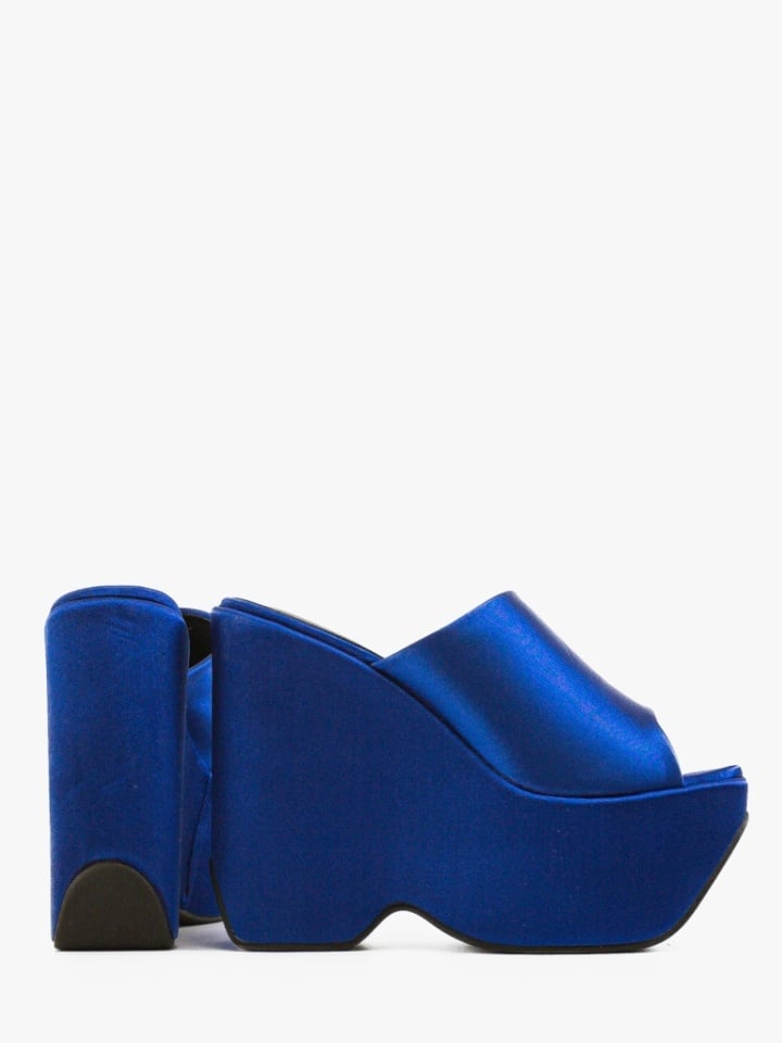 Saboti dama Kayleig Rosii