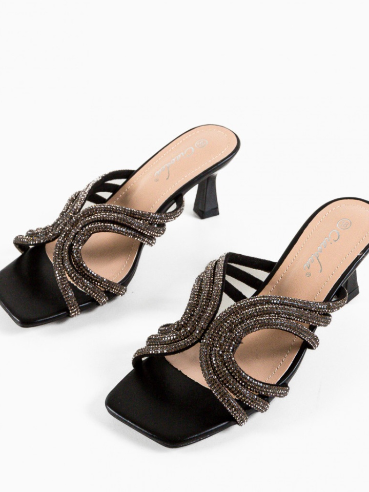 Saboti dama Rabia Negri