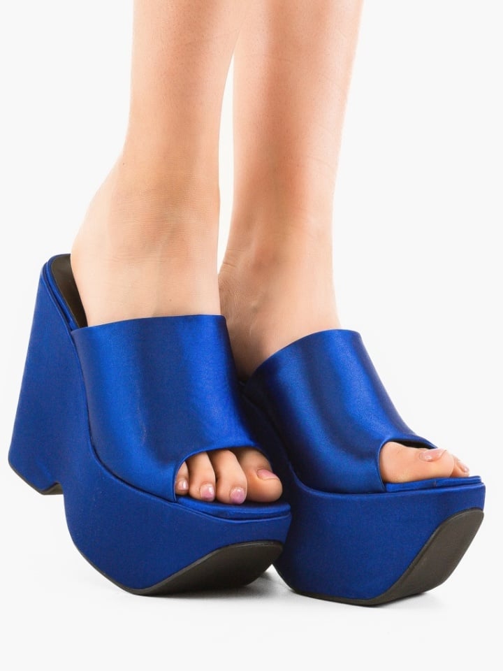 Saboti dama Kayleig Rosii