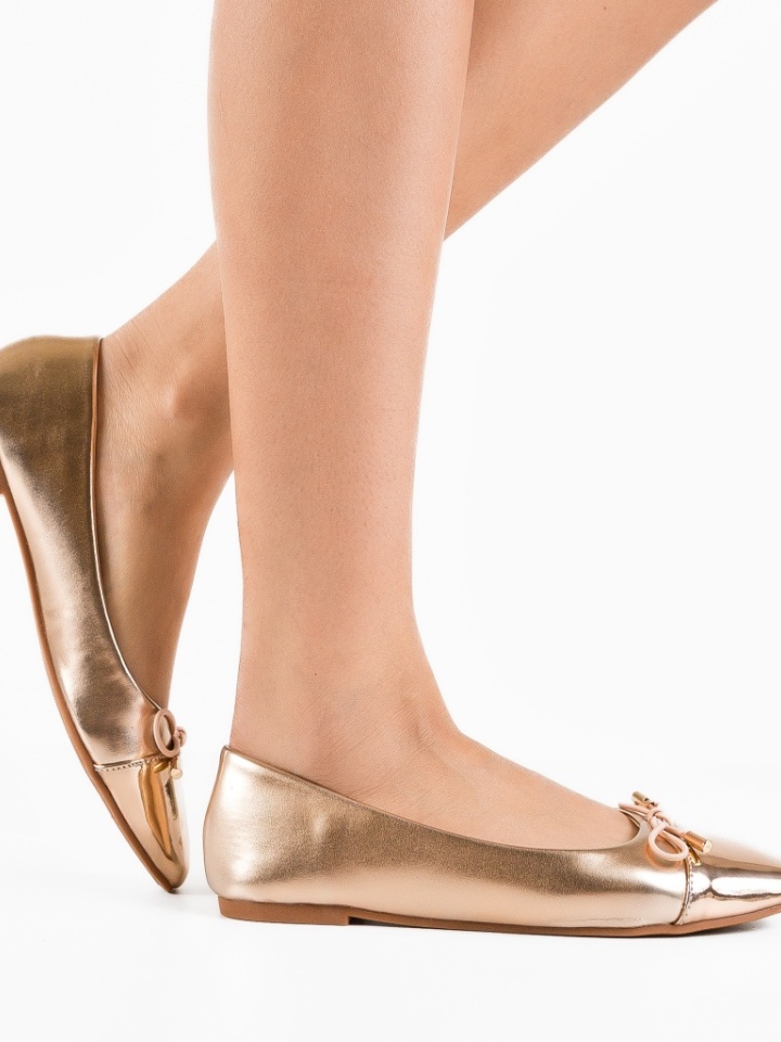 Balerini dama Kenga Aurii