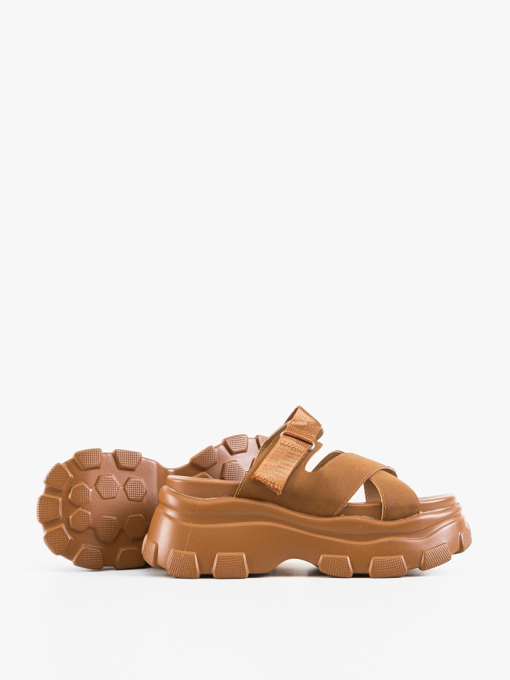 Saboti dama Lavian Negri