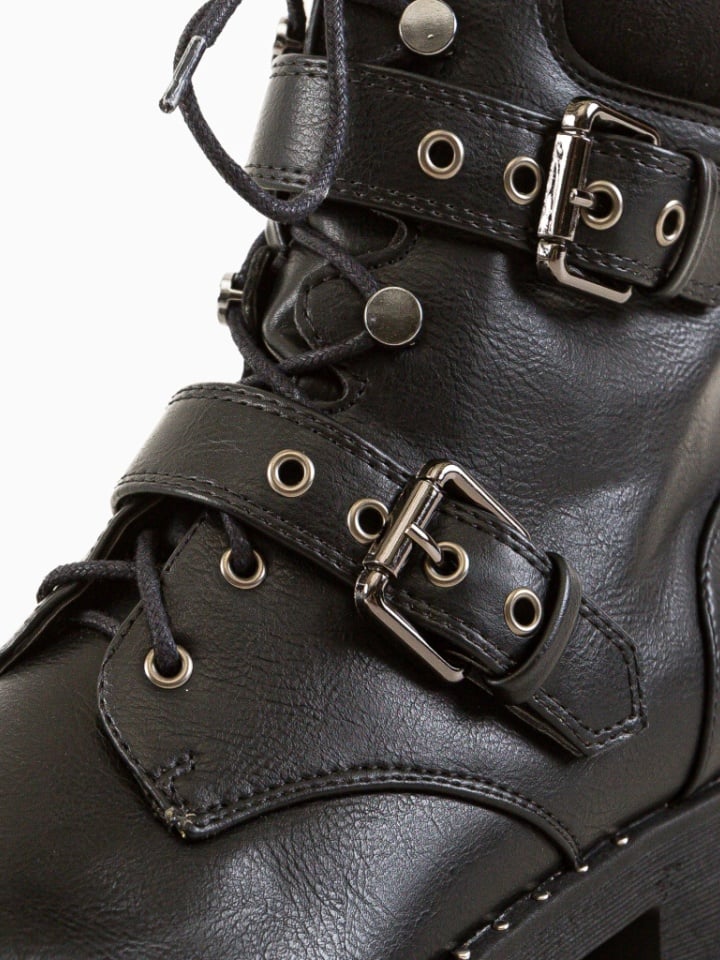 Ghete dama Pariah Negre