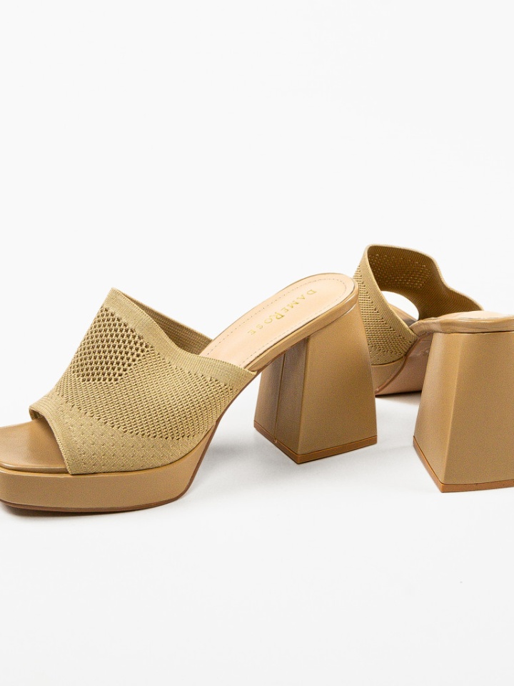 Saboti dama Bolanle Khaki