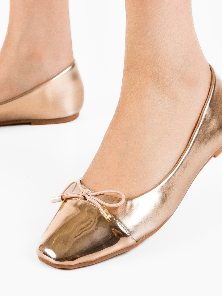 Balerini dama Kenga Aurii