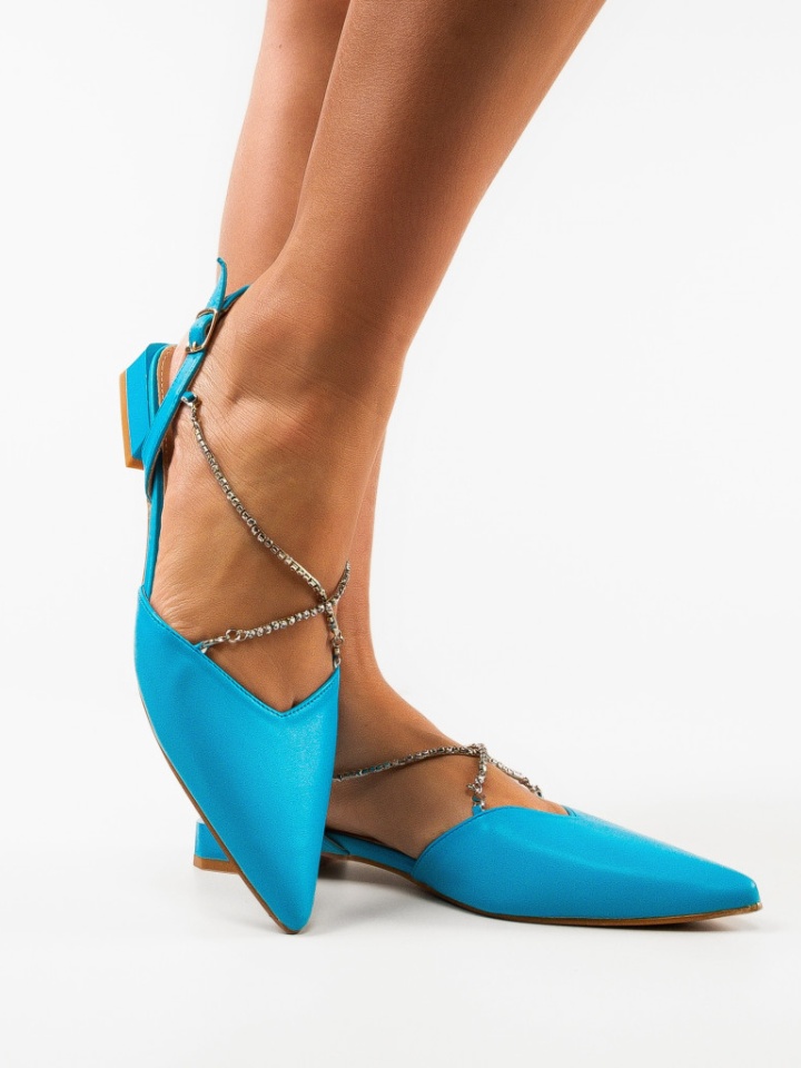 Balerini dama Zaharia Albastri