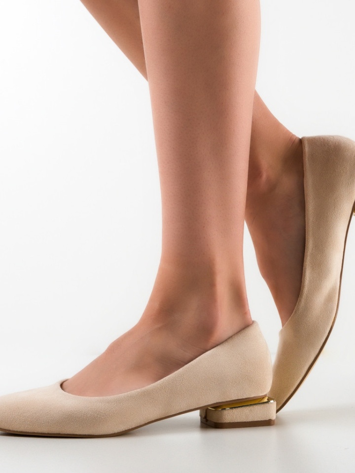 Balerini dama Chira Negri