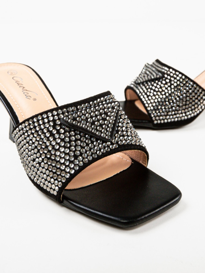 Saboti dama Davila Portocalii