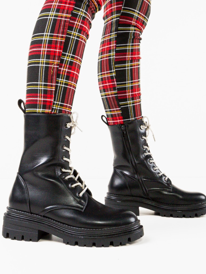 Ghete dama Sahil Negre