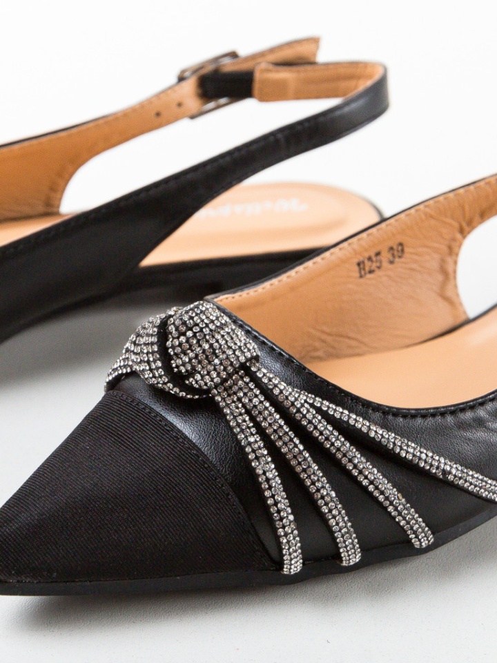 Balerini dama Holder Negri