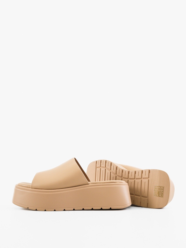 Saboti dama Egon Bej