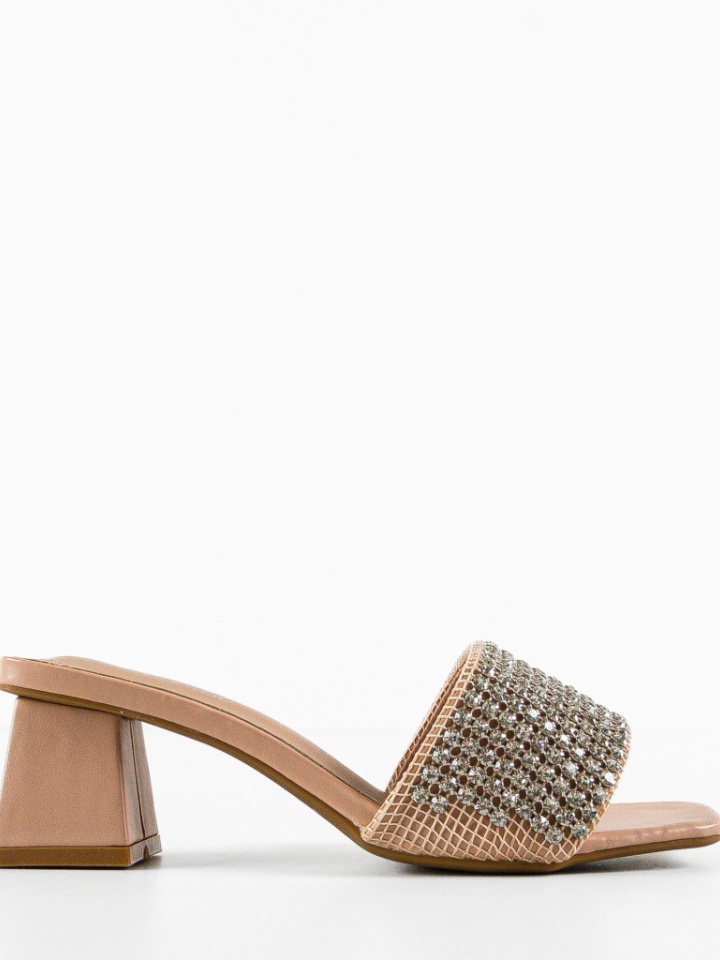 Saboti dama Dodie Nude