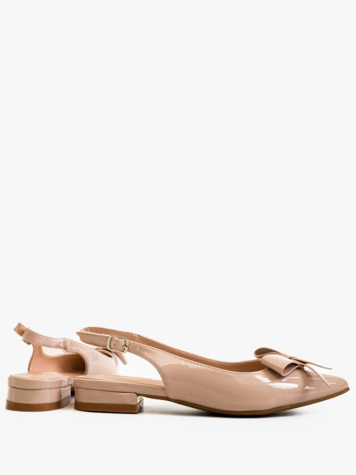 Balerini dama Faye Bej