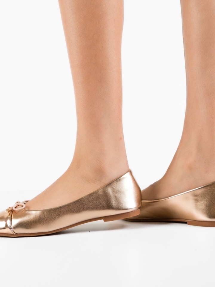 Balerini dama Kenga Aurii