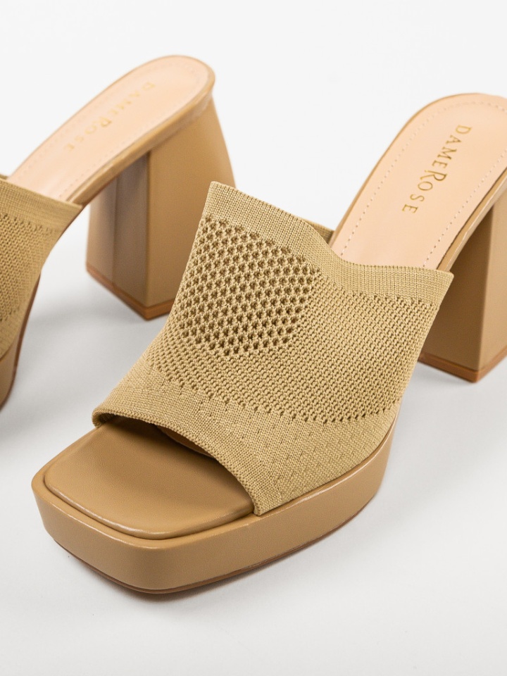 Saboti dama Bolanle Khaki