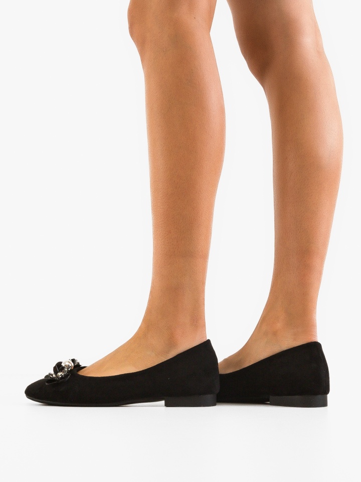 Balerini dama Akris Negri