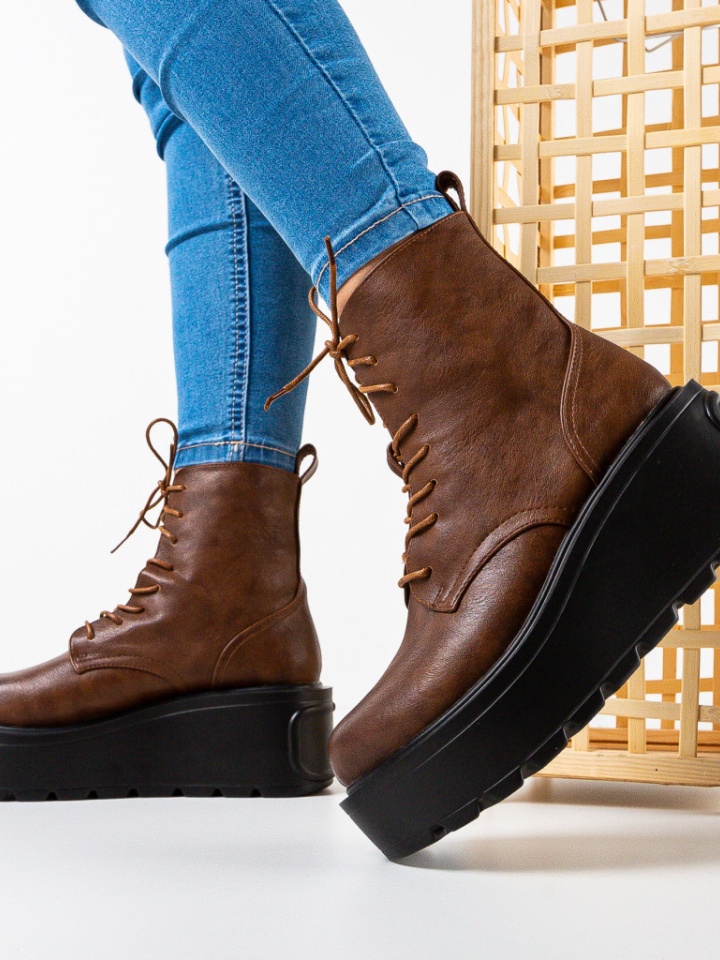 Ghete dama Alanis Maro