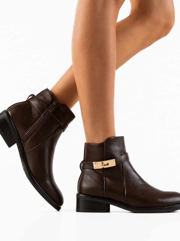 Ghete dama Azaan Maro