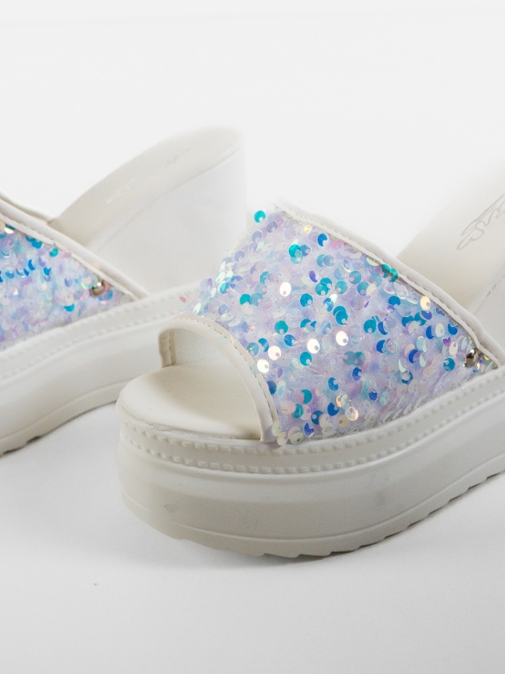 Saboti dama Karuen Albe