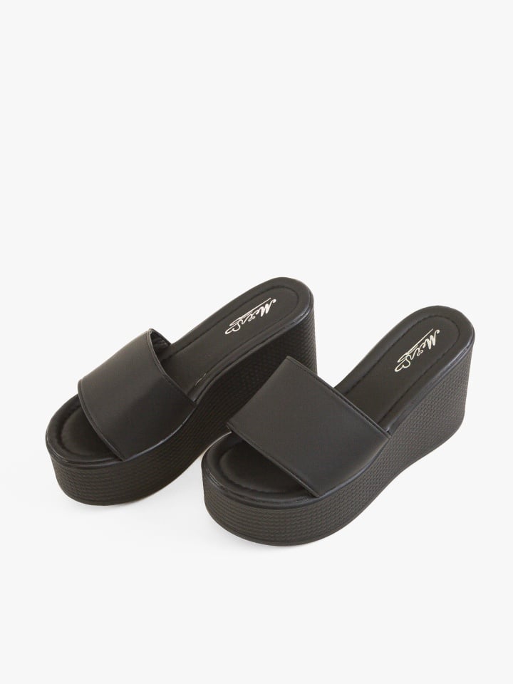 Saboti dama Miela Albi