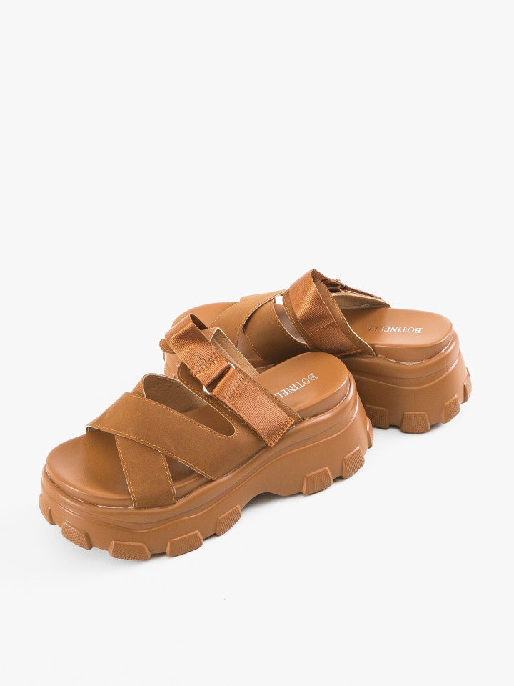 Saboti dama Lavian Negri