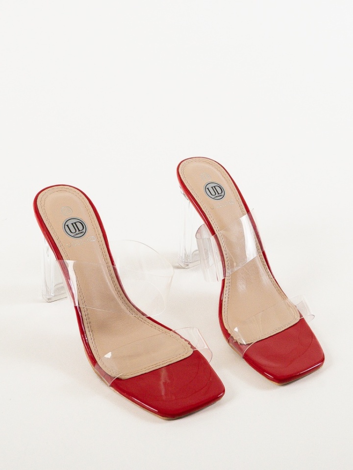 Saboti dama Sonia Rosii