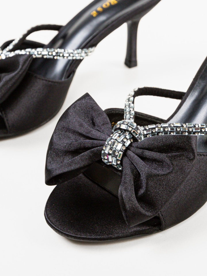 Saboti dama Petroni Roz