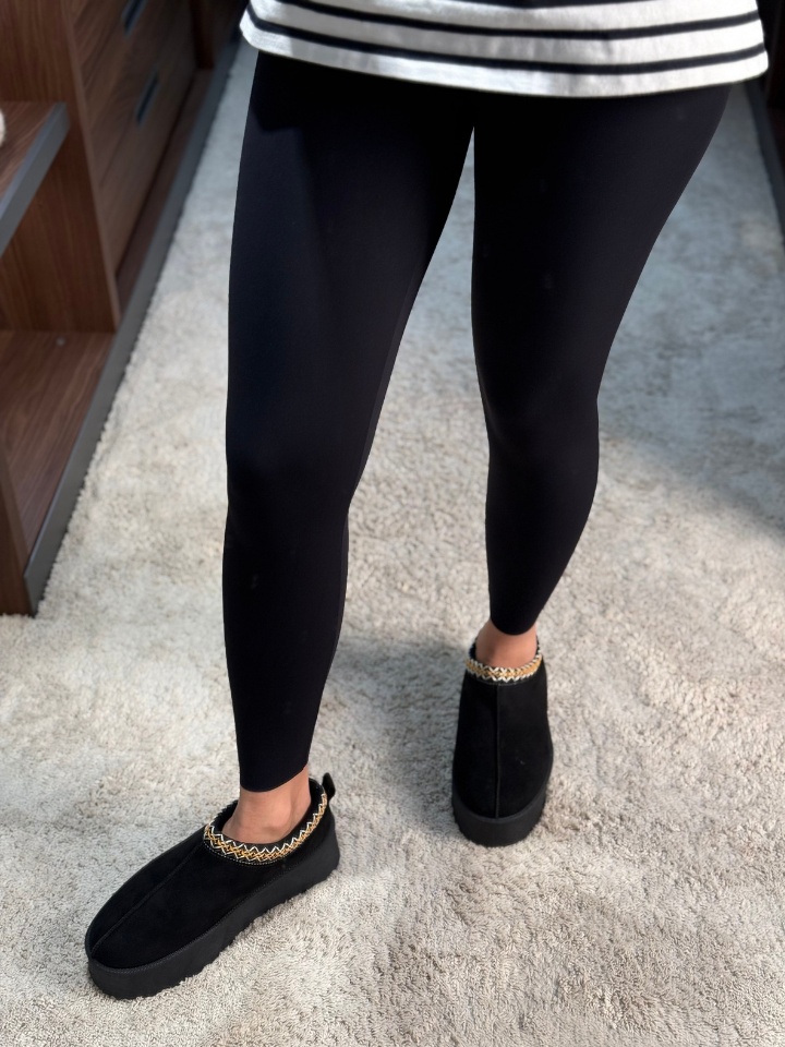 Papuci tip Ug Koba Negre