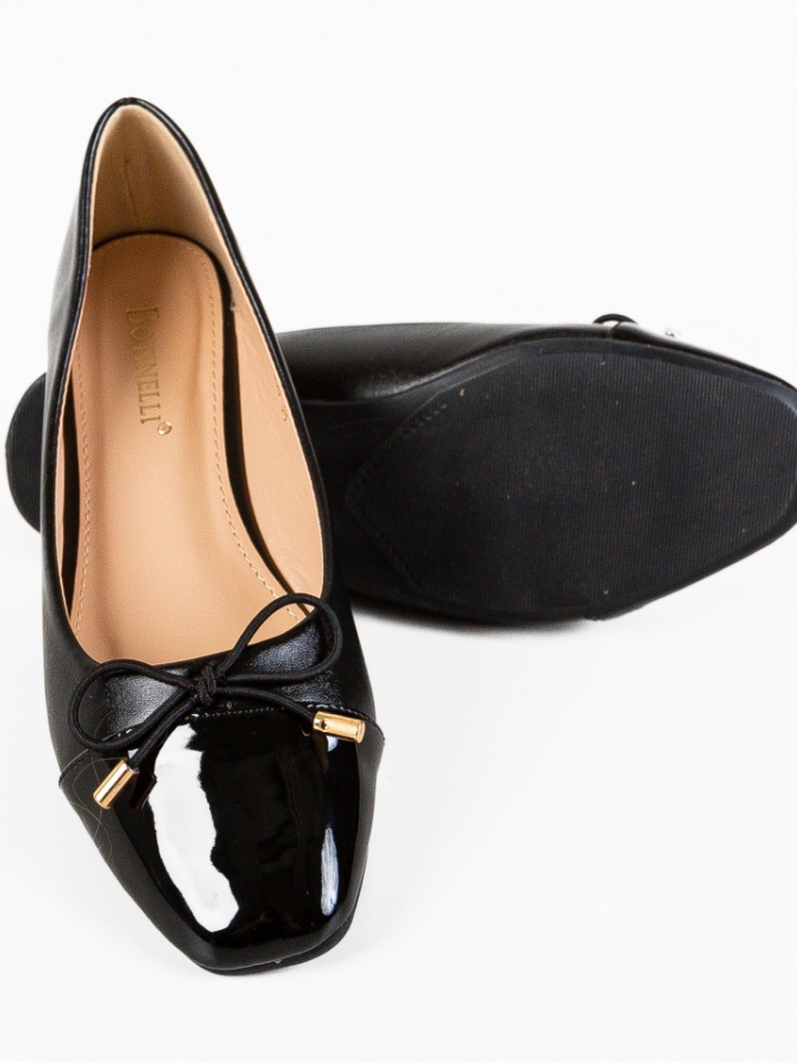 Balerini dama Kenga Aurii