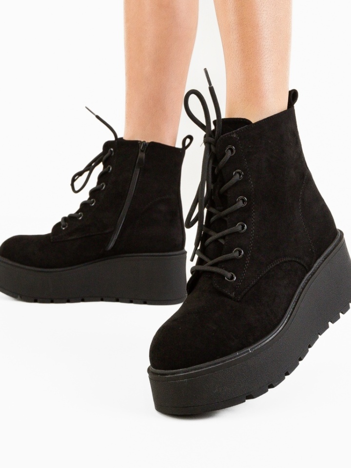 Ghete dama Guetta Nude