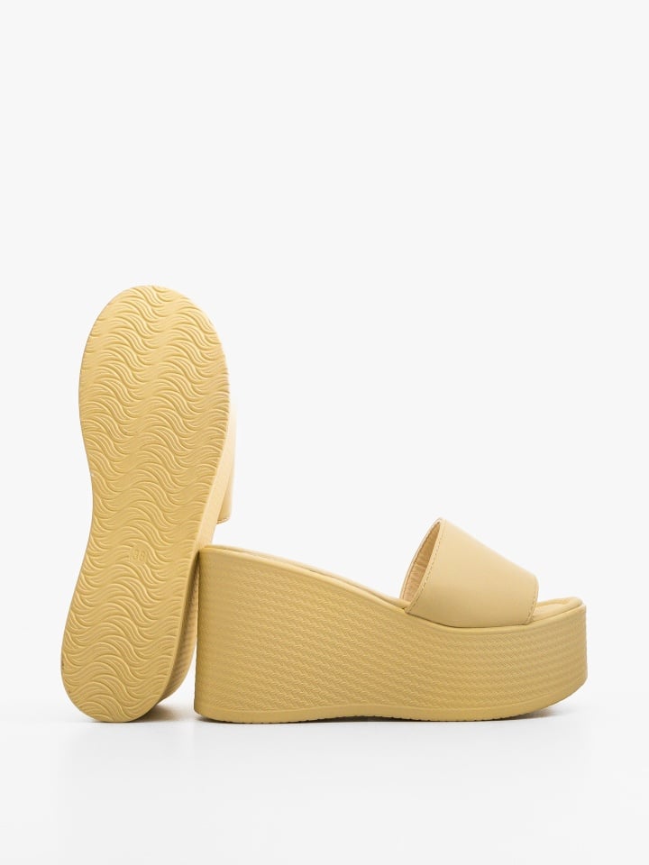 Saboti dama Miela Albi