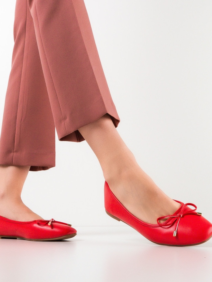 Balerini dama Atur Bej