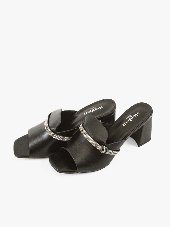 Saboti dama Potts Negri