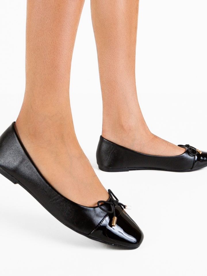 Balerini dama Kenga Aurii