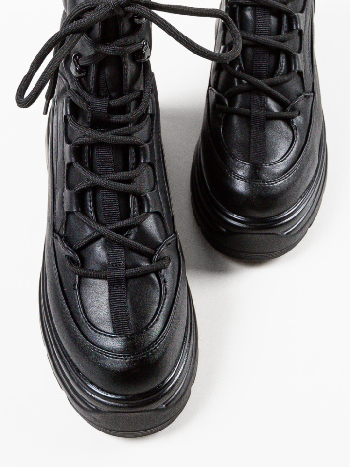 Ghete dama Oteka Negre