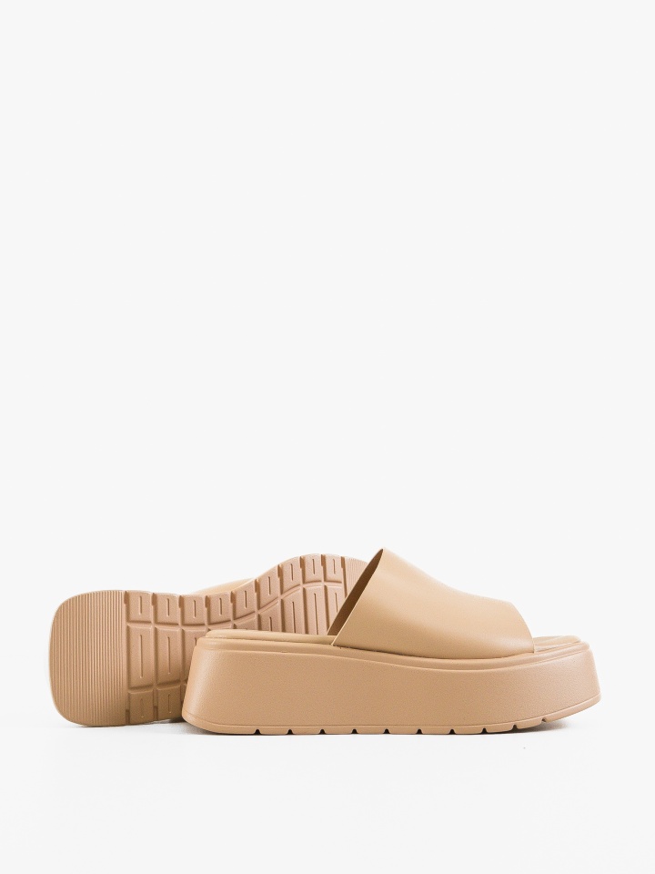 Saboti dama Egon Bej