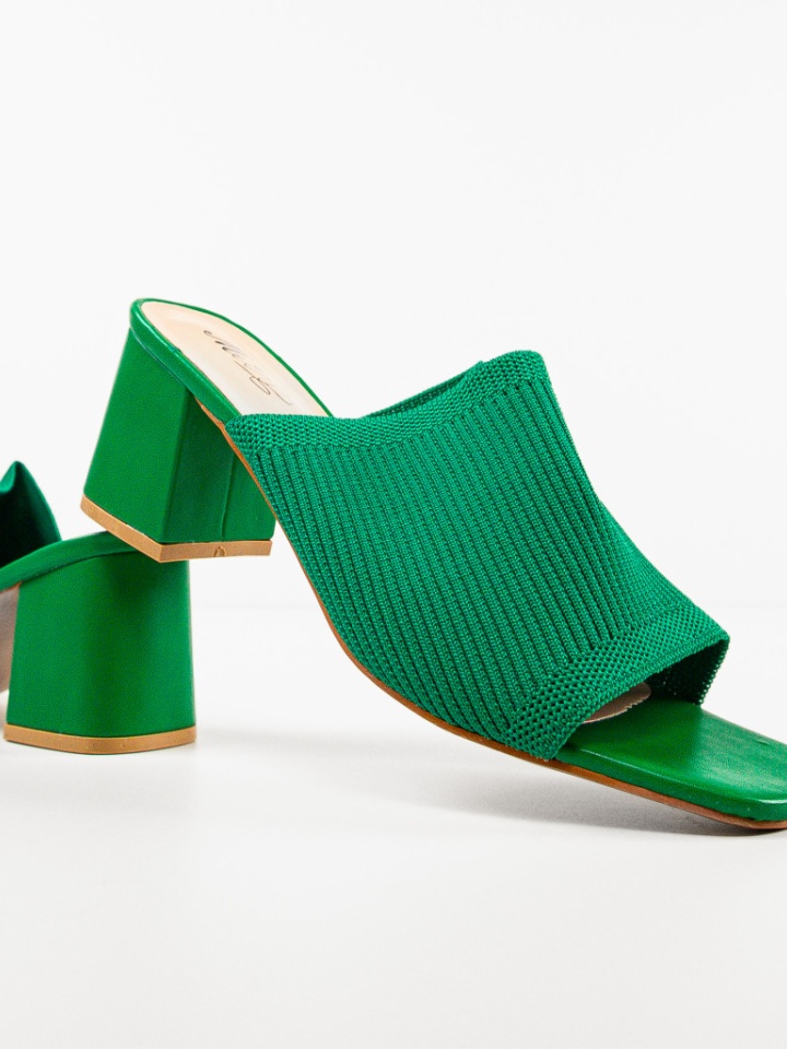 Saboti cu toc Batsel Mov