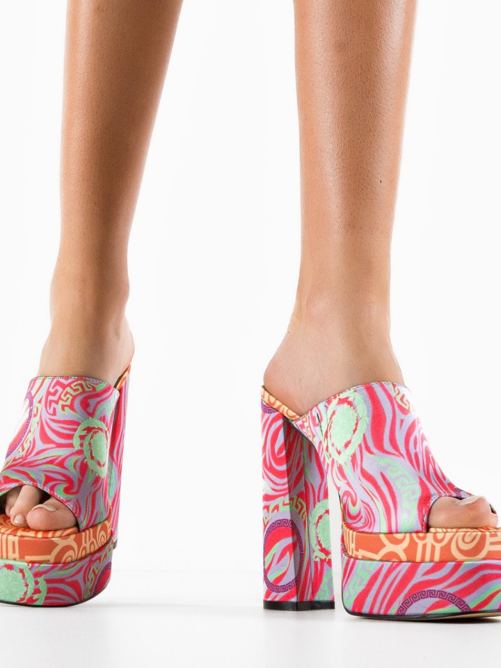 Saboti dama Hirst Roz