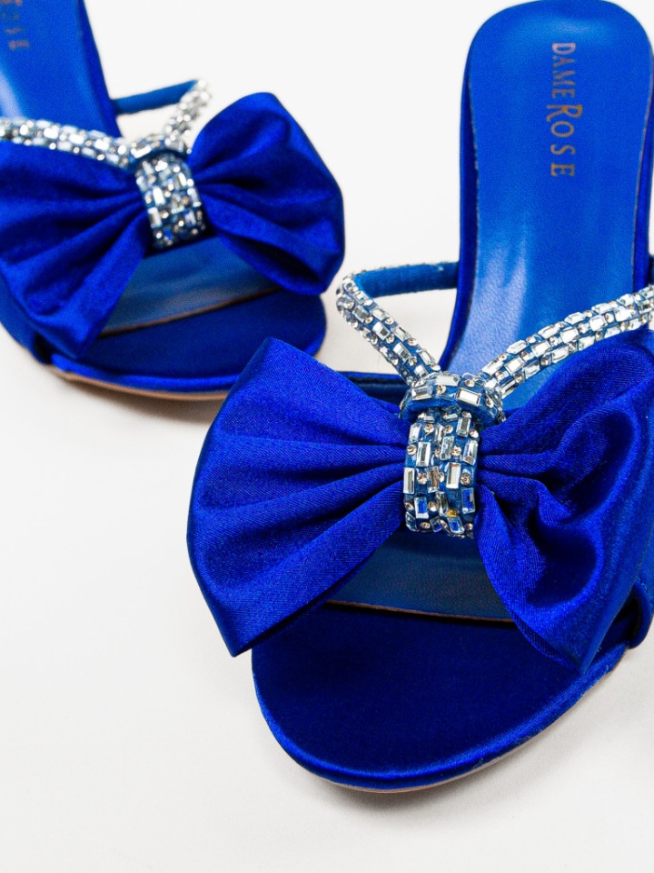 Saboti dama Petroni Roz