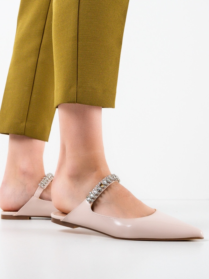 Saboti dama Kien Bej