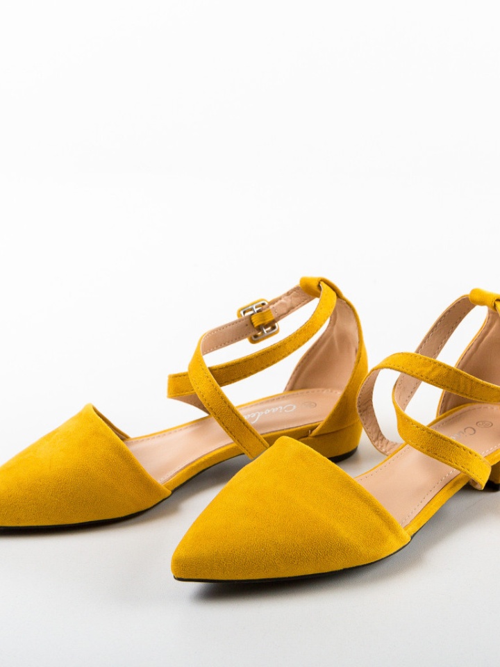 Balerini dama Ewen Galbeni