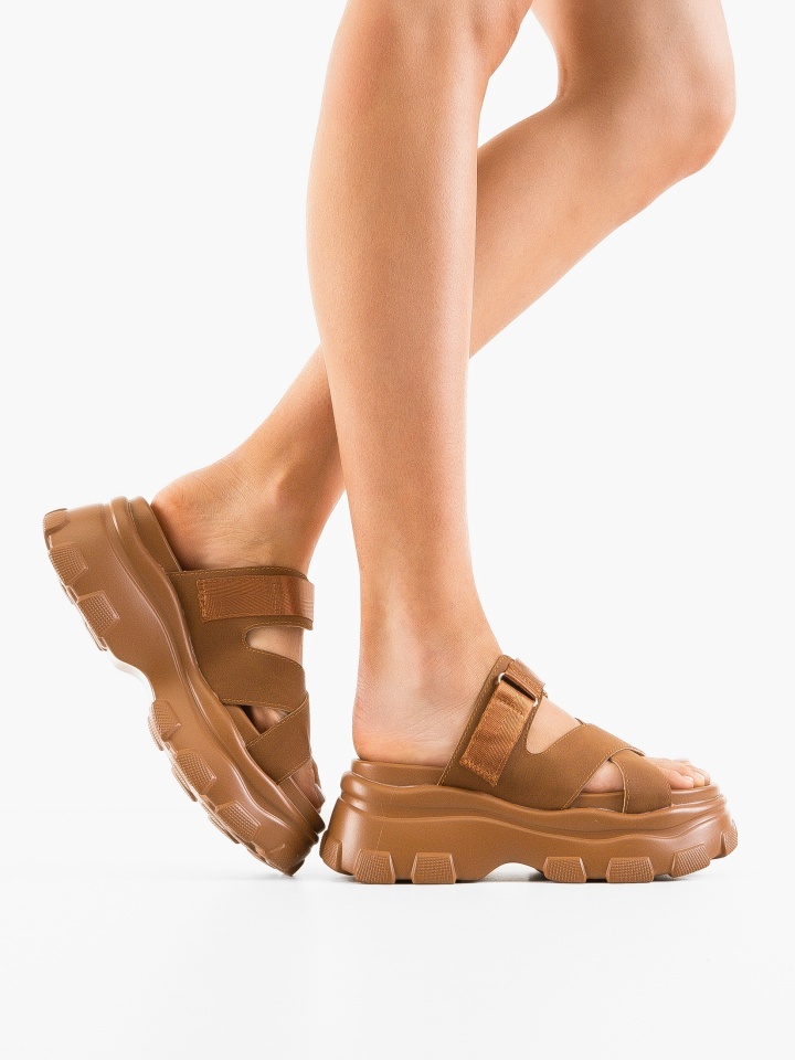 Saboti dama Lavian Negri