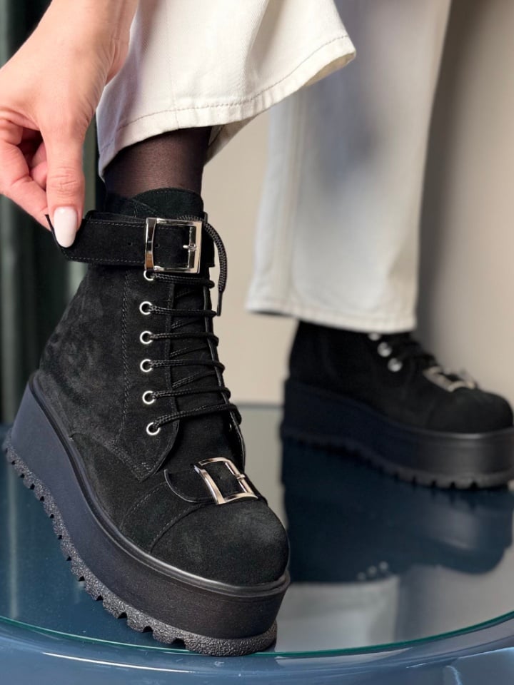 Ghete dama Anton Khaki