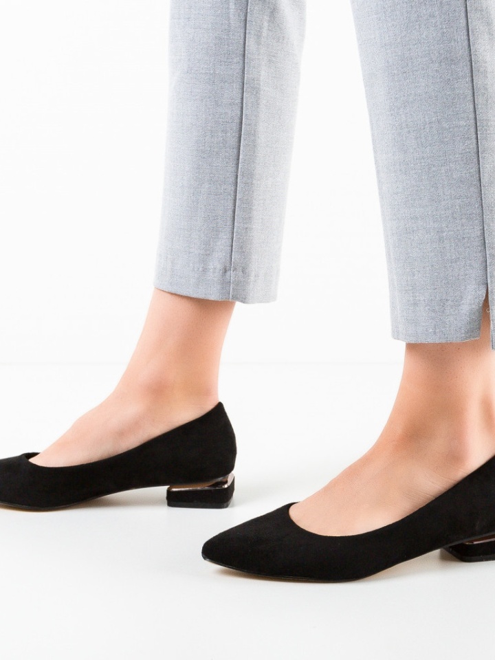 Balerini dama Chira Negri