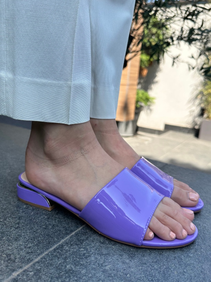 Saboti dama Nicodemus Mov