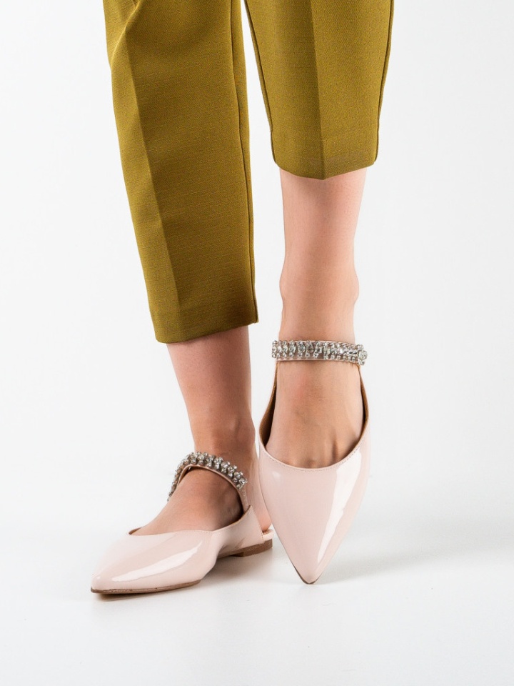 Saboti dama Kien Bej