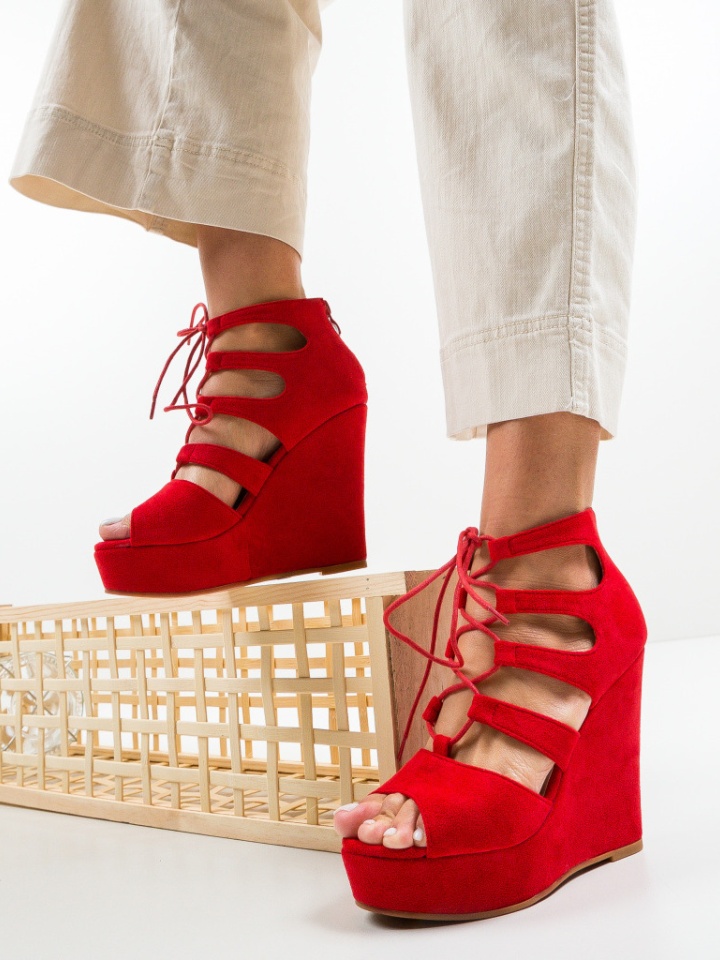 Platforme Bennu Rosii